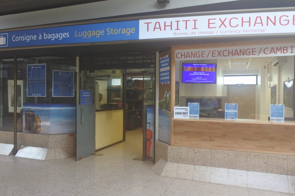 タヒチ国際空港での荷物預かり所について"