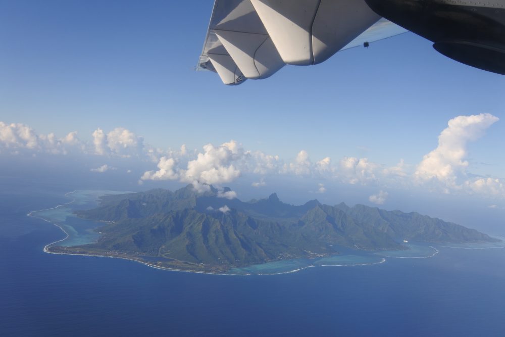 ファアア国際空港からモーレア島へのアクセス"