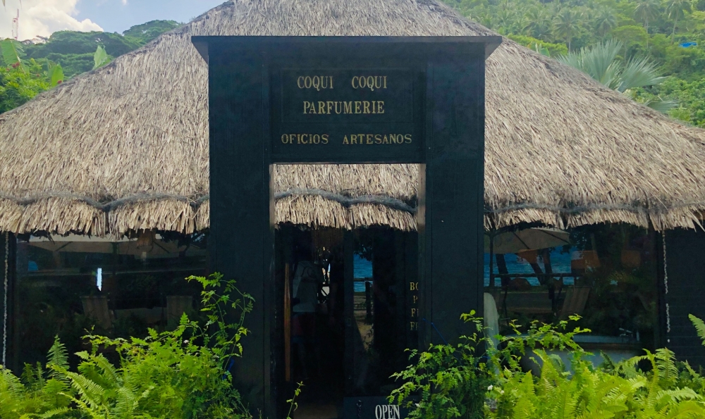 ボラボラ島　フレグランスショップ　Coqui